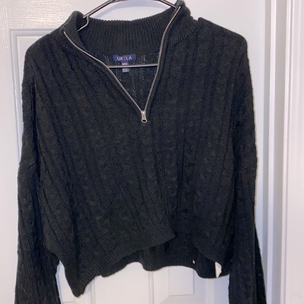 Black UK2LA cropped sweater